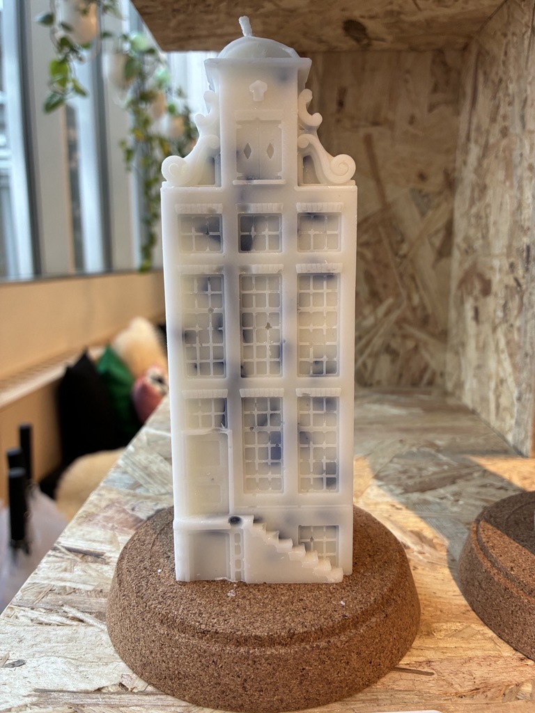 A house-shaped candle, crafted from upcycled materials. (Photo courtesy of Meike Schulz)